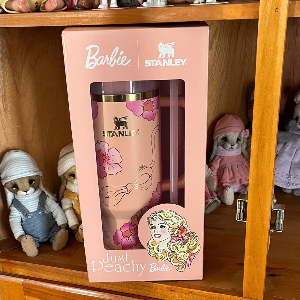 NEW IN BOX Stanley x Barbie Peaches N’ Cream 40oz Tumbler
